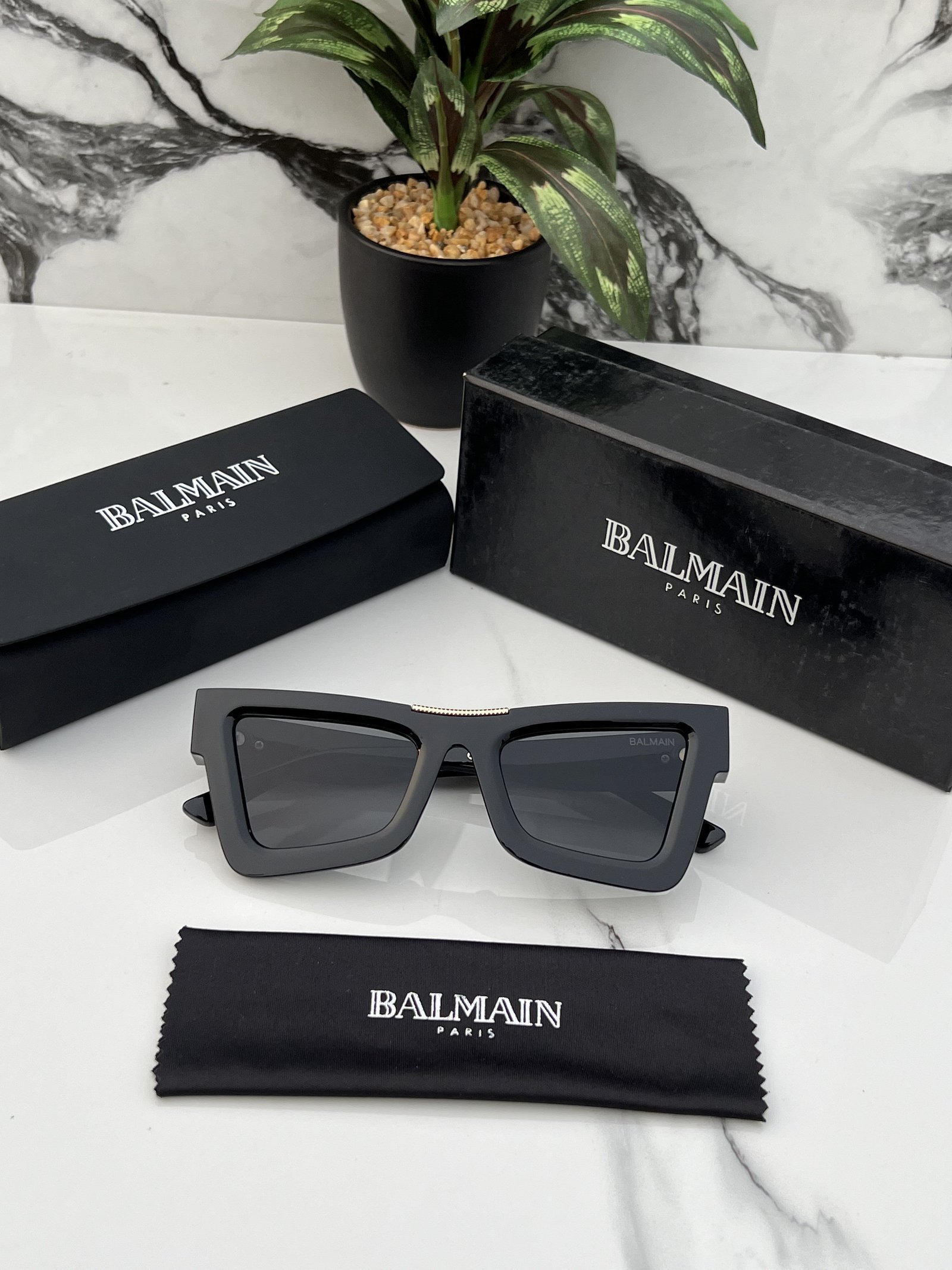 Branded BLMN Bold 4 Full Black Sunglasses (With Original Kit)